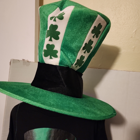 Black T-Shirt with Green Skull and Hat Design - Picture 3 of 11